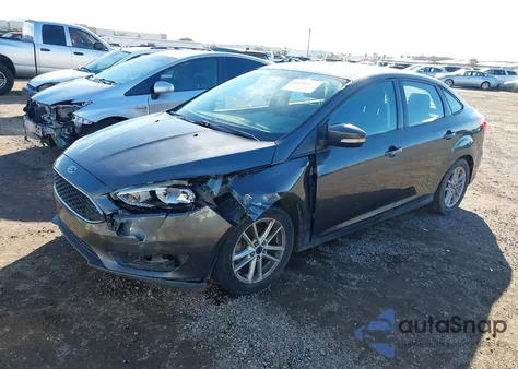 2016 Ford Focus Se z USA, uszkodzony, nr VIN 1FADP3F26GL382895